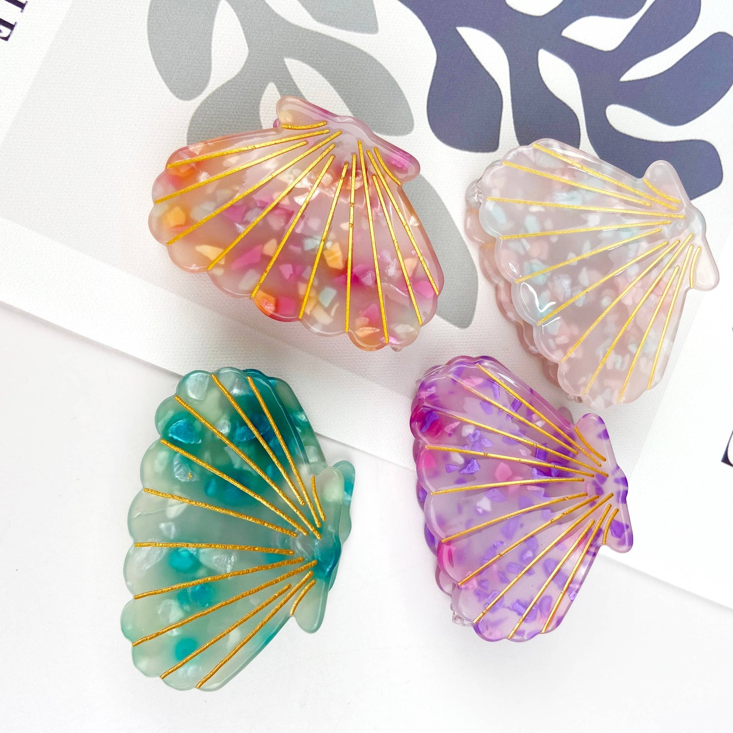 Scallop hair claw clip