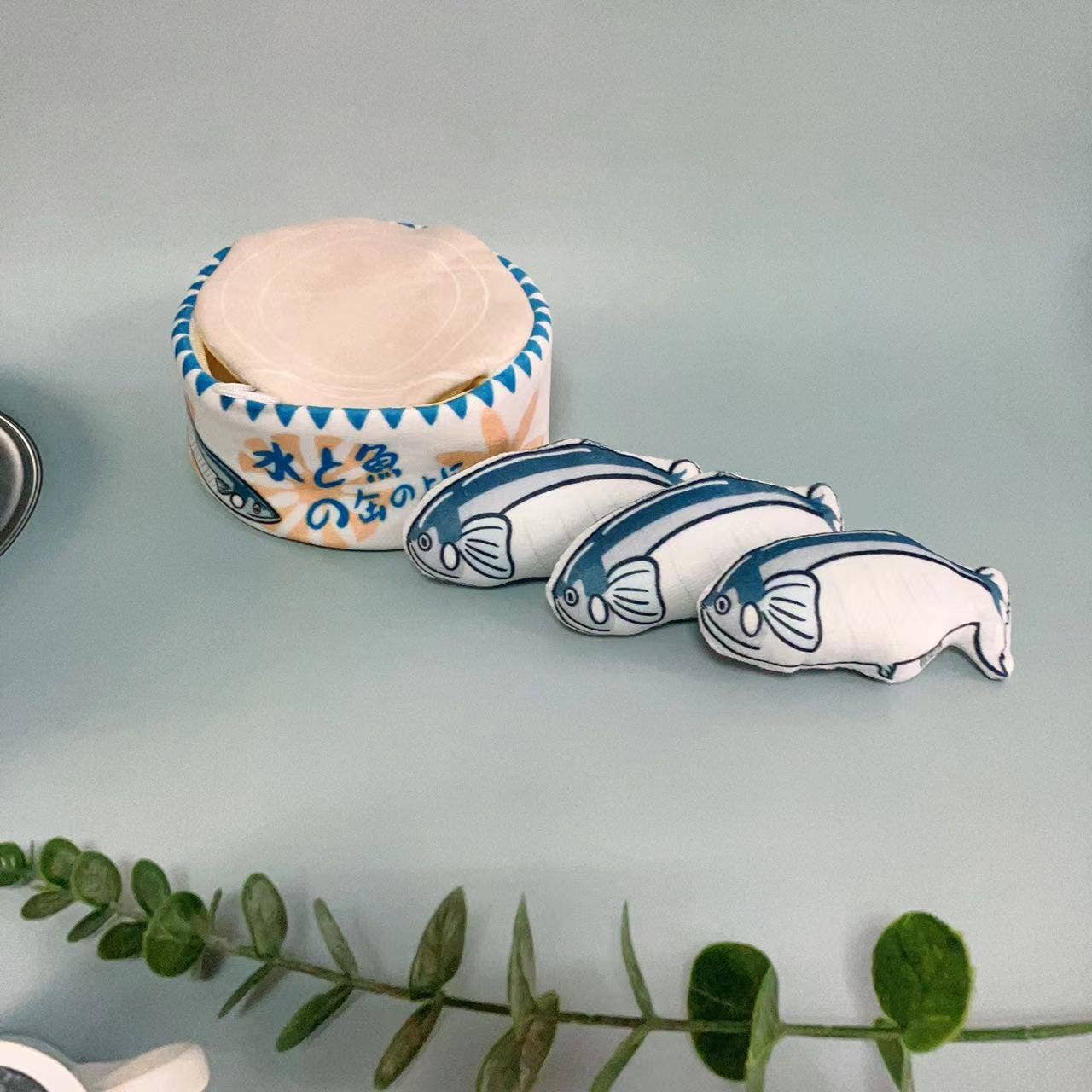 Moo - Fish Can Cat Toy