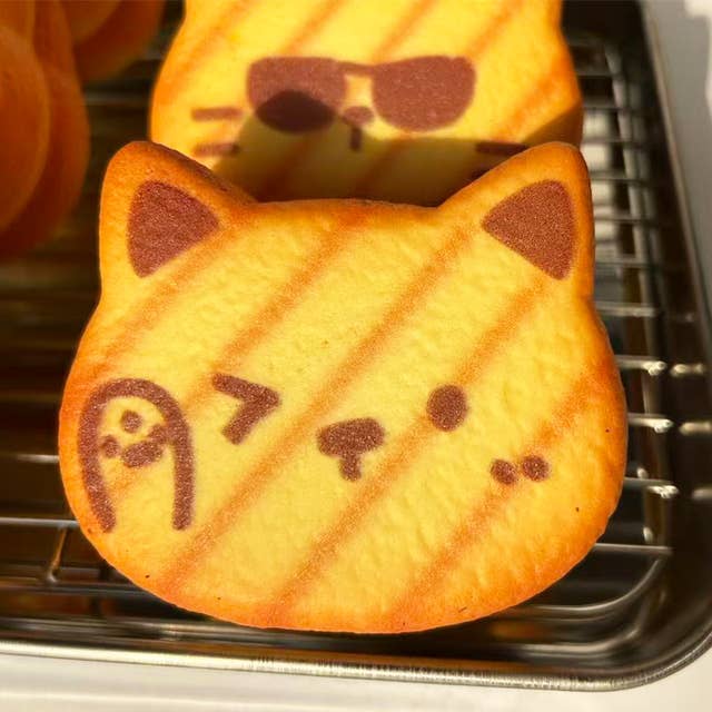 Nyang Nyang Cat Bread Squishy | Slow-Rise Stress Relief Toy