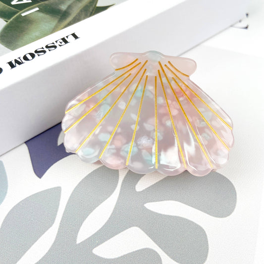 Scallop hair claw clip